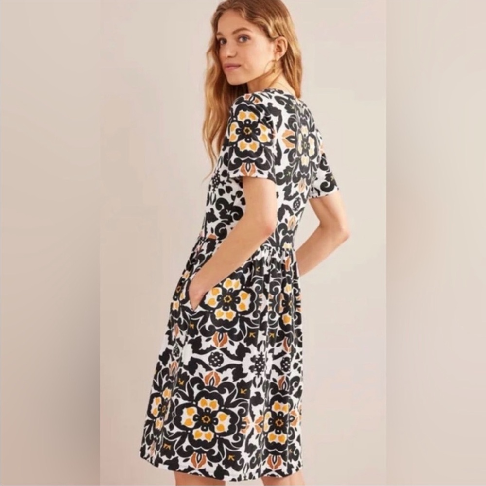 Boden Black Easy Notch Neck Jersey Dress Floral 100% Cotton Size 14 - Picture 2 of 9